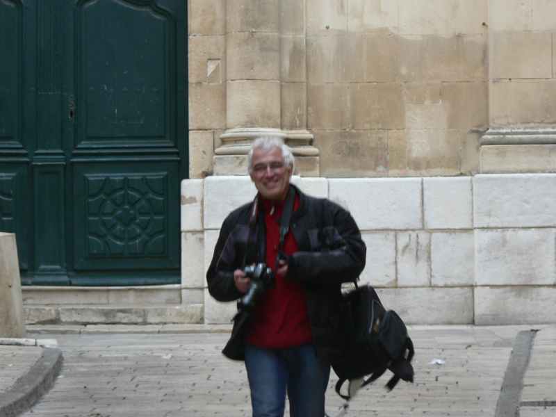 Jef dans les ruelles de Saint-Tropez